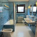 Tageslichtbad mit Wanne - 