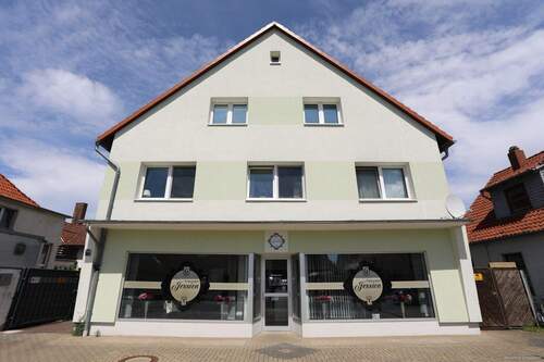 Außenansicht - 7 Zimmer Mehrfamilienhaus, Wohnhaus zum Kaufen in Gifhorn