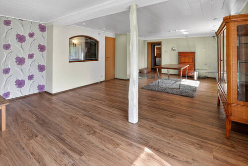 6V7A1352 - 