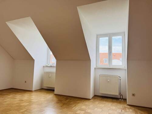 Wohnen - ***Gemütliche 2-Zimmer Dachgeschoss Wohnung in ruhiger Lage***