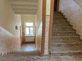 Im Hausflur - 