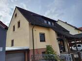 Außenansicht Straße - 7 Zimmer Mehrfamilienhaus, Wohnhaus zum Kaufen in Obersulm