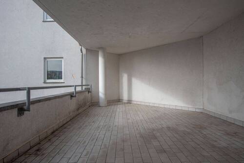 Loggia - Etagenwohnung mit 81,60 m&sup2; in Wiesbaden zum Kaufen