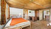 1. OG Schlafzimmer 2 - 