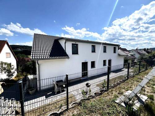 Rückseite Haus - 3 Zimmer Etagenwohnung zum Kaufen in Rudersberg