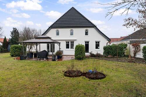  ... und perfekter Süd- und Westausrichtung mit fast ganztägiger 