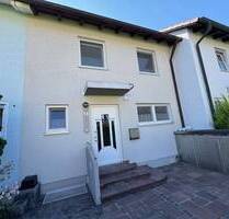 ENDSPURT! NEUER PREIS! Renoviertes RMH in Eching - Preis incl. Garage und EBK