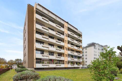 Außenansicht - Gestaltungspotenzial in Blankenloch - 3-Zimmer-Wohnung mit Balkon und Tiefgaragenstellplatz