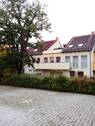 Hausansicht.jpg - Charmante 2-Zimmer-Wohnung mit Balkon und viel Licht in ruhiger Umgebung