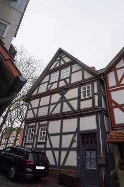 Straßenansicht vom Haus.JPG - Preisreduzierung - Renoviertes Einfamilienhaus direkt in Gudensberg zu verkaufen