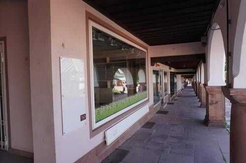 Schaufenster unter den Arkaden - 