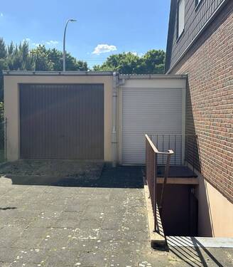Garage für Auto und Fahrräder - 