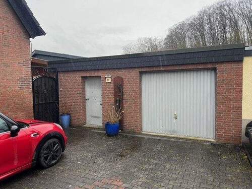 Garage - 4 Zimmer Einfamilienhaus zum Kaufen in Bergkamen