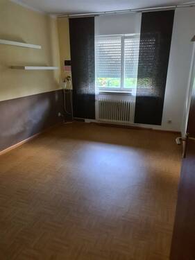 Schlafzimmer/Büro - 4 Zimmer Etagenwohnung in Ebringen