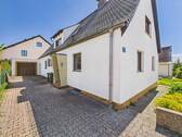 Garagenzufahrt / Hauseingang - 