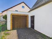 Garage im Detail / Zugang Nebengebäude - 