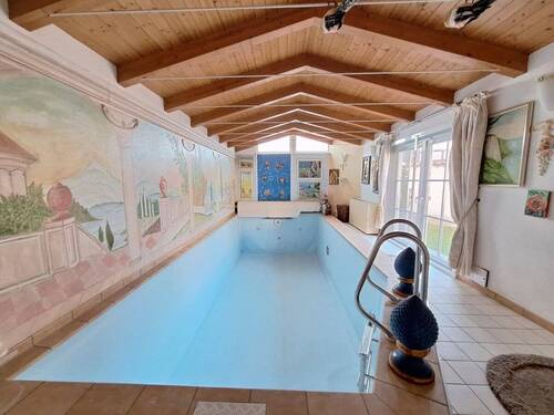 Indoor-Pool EG - 