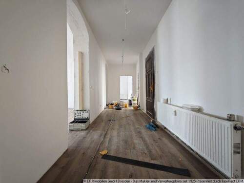 Flur (1) - 4 Zimmer Etagenwohnung zur Miete in Dresden