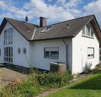 Frühjahrsangebot. Einfamilien-Wohnhaus mit Einliegerwohnung u. Garagengebäude mit Carport von Detmold-14 km von Augustdorf