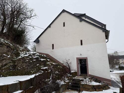 Westgiebel - 7 Zimmer Einfamilienhaus in Hersdorf