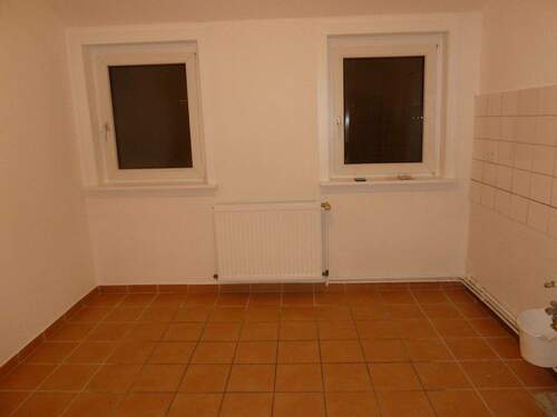 Küche mit Blick auf Nibourstr - 