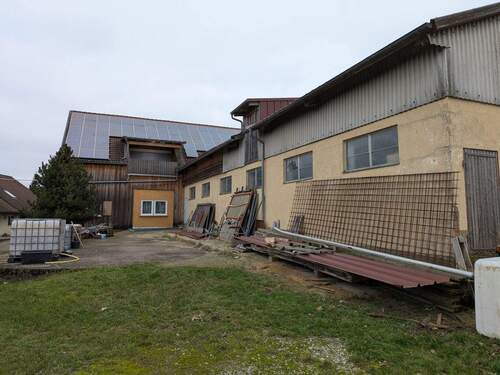 Aussenbild 1.jpg - 9 Zimmer Mehrfamilienhaus, Wohnhaus in Niederstetten