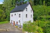 Muerlenbach 26-1.JPG - Geräumiges, freistehendes Wohnhaus mit Garten, Forellenteich und Garage in Mürlenbach