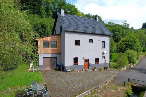 Muerlenbach 26-3.JPG - 6 Zimmer Mehrfamilienhaus, Wohnhaus in Mürlenbach