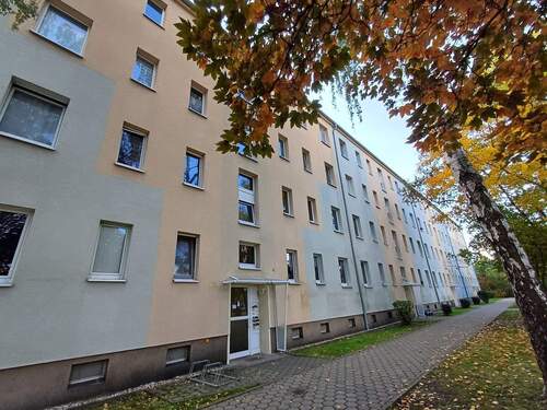 Hausansicht - Hier wartet ein schönes Zuhause auf Sie - 1. OG rechts