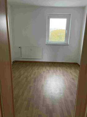 Blick ins Schlafzimmer vom WZ aus - 