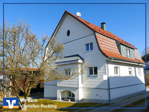 Titelbild - Wohnqualität in Stadtnähe: Charmantes Einfamilienhaus mit 2 top Nebengebäuden wartet auf Sie!