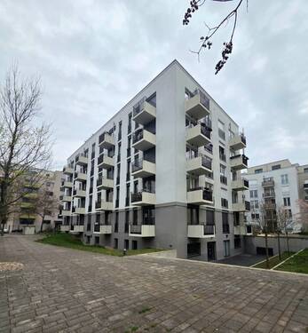 Hausansicht - Hauptstadtmakler-Bezugsfreie Neubauwohnung in Top-Lage