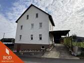 Straßenansicht - Einfamilienhaus mit Nebengebäude mit Flair und Ruhe