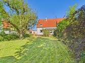 Garten - CHARMANTES HAUS AUF GROSSEM GRUNDSTÜCK IN OLCHING SANIERUNGSBEDÜRFTIG MIT VIEL POTENZIAL