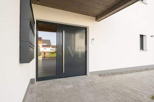 Hauseingang - 3 Zimmer Etagenwohnung in Flachslanden