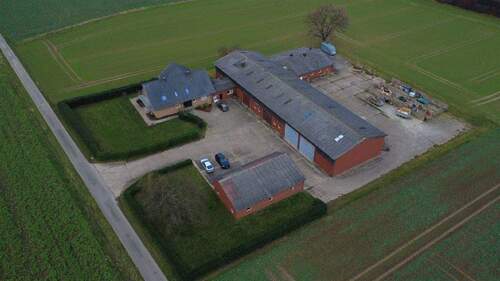 Bild1 - Hofstelle mit zwei Wohneinheiten und Hallenkomplex