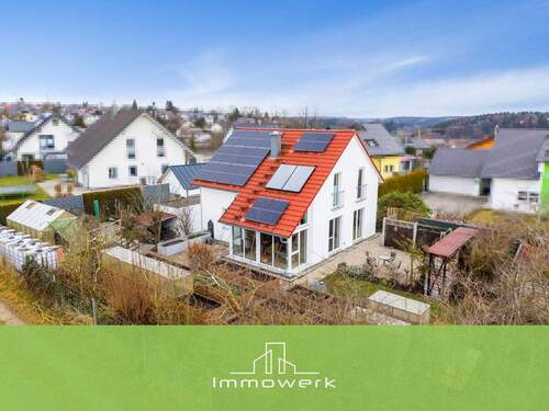 Außen - Ankommen. Aufatmen. Zuhause sein. - Familienhaus mit Garten, Wintergarten & Energie-Plus