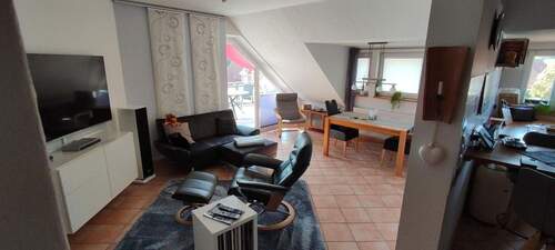 Blick ins Wohnzimmer vom Flur - 
