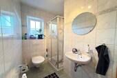 EG Bad mit WC und Dusche - 