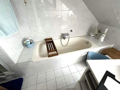 Bad mit Wanne - 