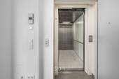 EXKLUSIVER AUFZUG - 