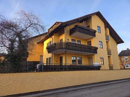 Objektansicht Balkone - 4 Zimmer Etagenwohnung in Roth