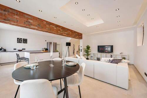 Großer Wohnbereich - 3 Zimmer Etagenwohnung zum Kaufen in Leinfelden-Echterdingen