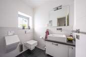 Gäste-WC - Einfamilienhaus mit 176,80 m&sup2; in Meinerzhagen zum Kaufen