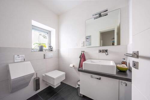 Gäste-WC - Einfamilienhaus mit 176,80 m&sup2; in Meinerzhagen zum Kaufen