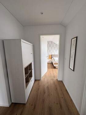 Flur: Blick ins Schlafzimmer - 