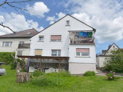 Außenansicht - Hofreite mit viel Freiraum in Grünberg-Stangenrod zu verkaufen.