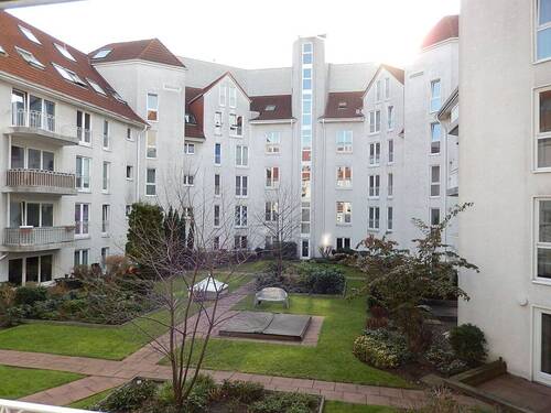 Blick vom Balkon - 2 Zimmer Etagenwohnung zum Kaufen in Hamburg