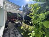 Die Terrasse im Sommer - 3 Zimmer Bungalow in Berlin-Rudow
