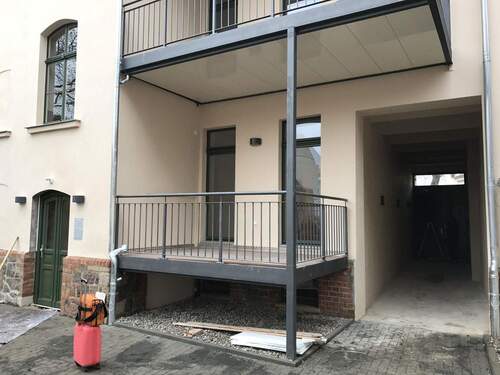 Hofeingang-Balkon-Hauseingang - 2 Zimmer Etagenwohnung in Leipzig